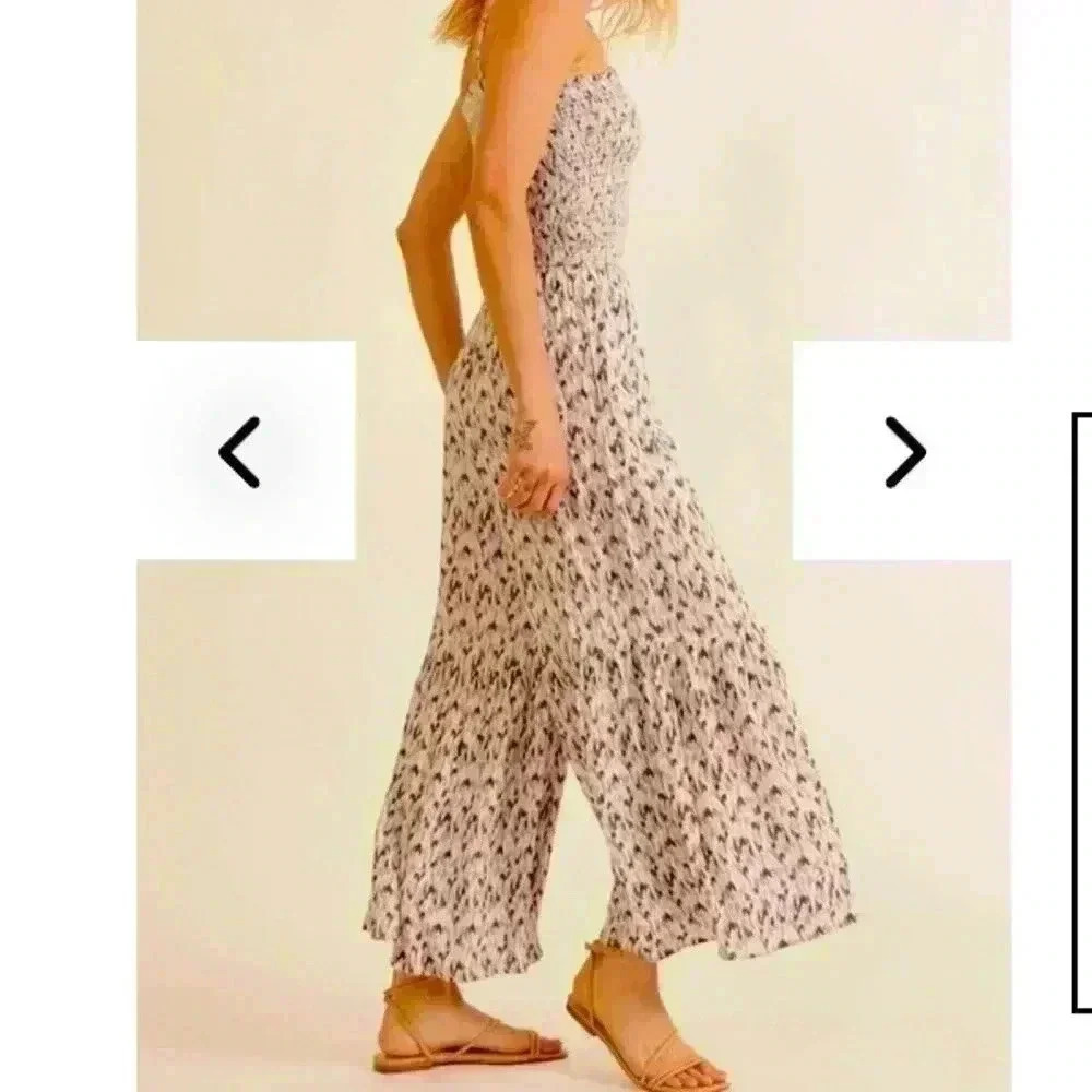 Japna wide leg jumpsuit romper adjustable abstract white floral size Small